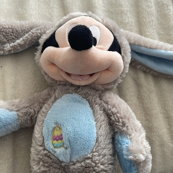 Mickey Mouse Easter plush - Picture 3 of 6